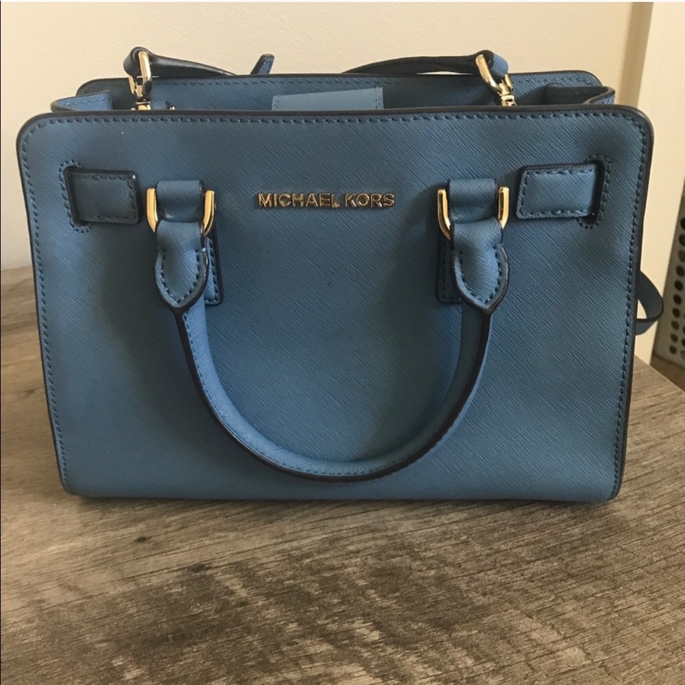 💙like new small Dillon MK bag